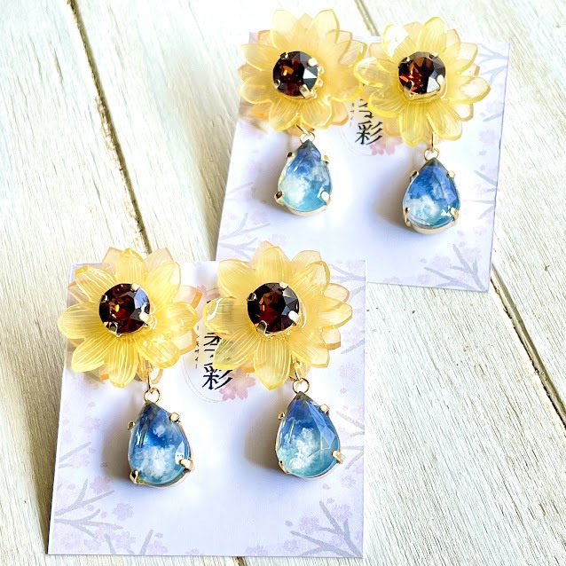 ひまわり鉱石の耳飾り/レジン×プラ板|大きめインパクトアクセサリー