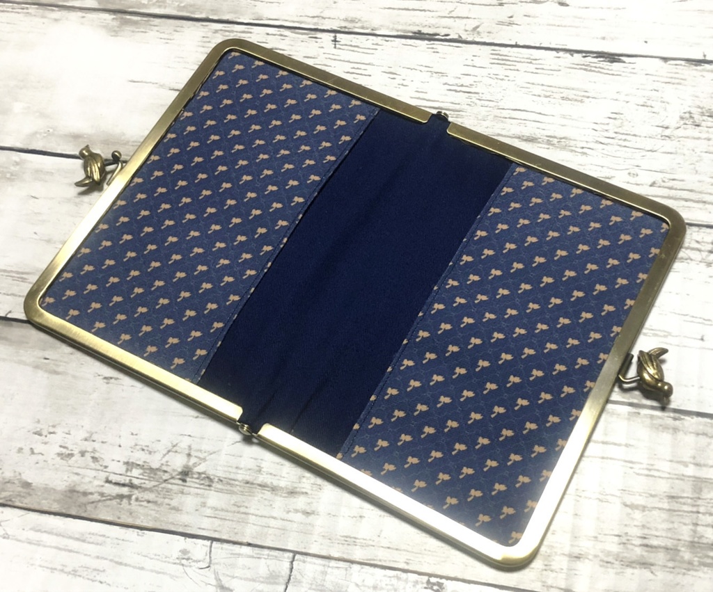 シマエナガ トランクケース風がま口マルチケース