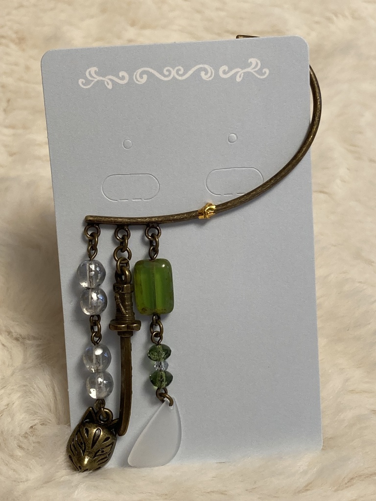 狐面と日本刀のイヤーフック(金古美)(左耳用)