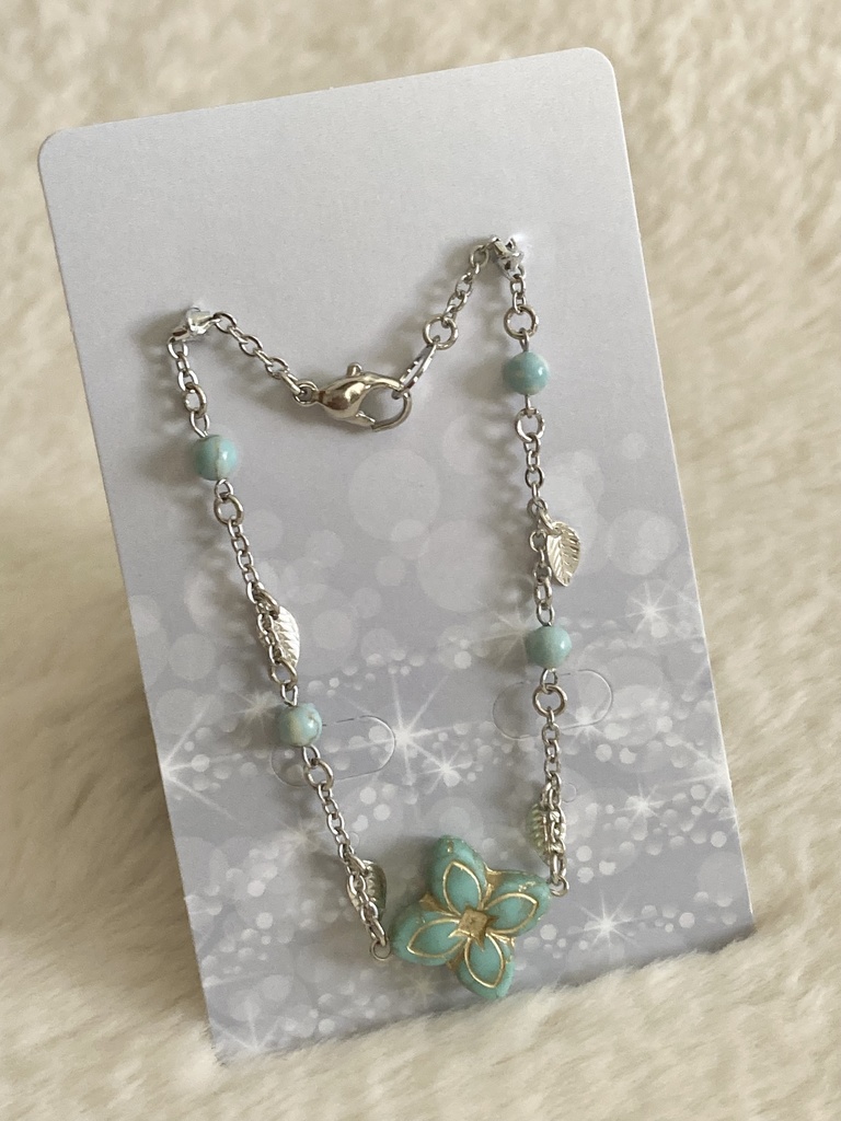 水色お花のブレスレット
