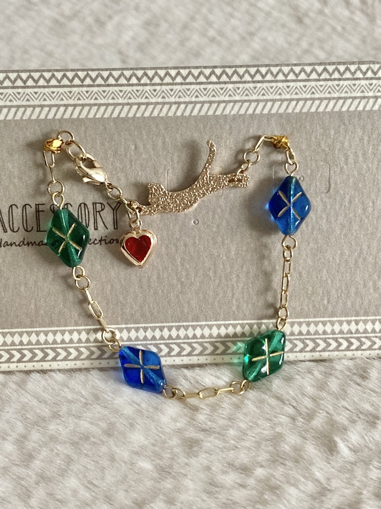 ひし形チェコビーズのブレスレット