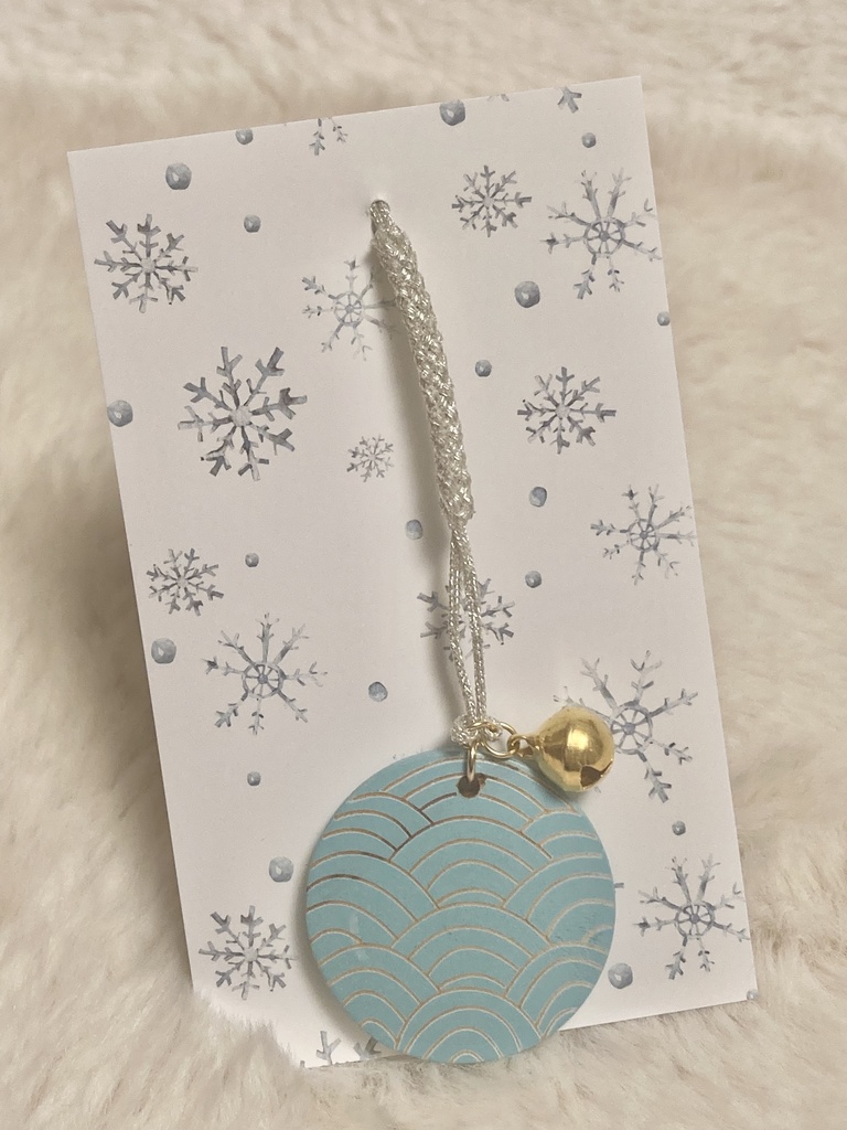 ウッドビーズの青海波ストラップ(アクア)