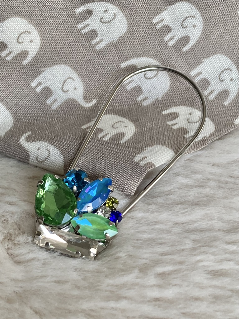 緑と青のガラスストーンピンブローチ