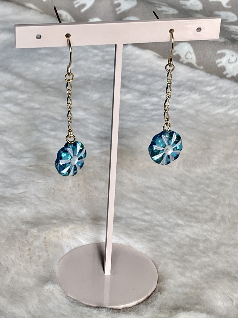 青いサンフラワーピアス