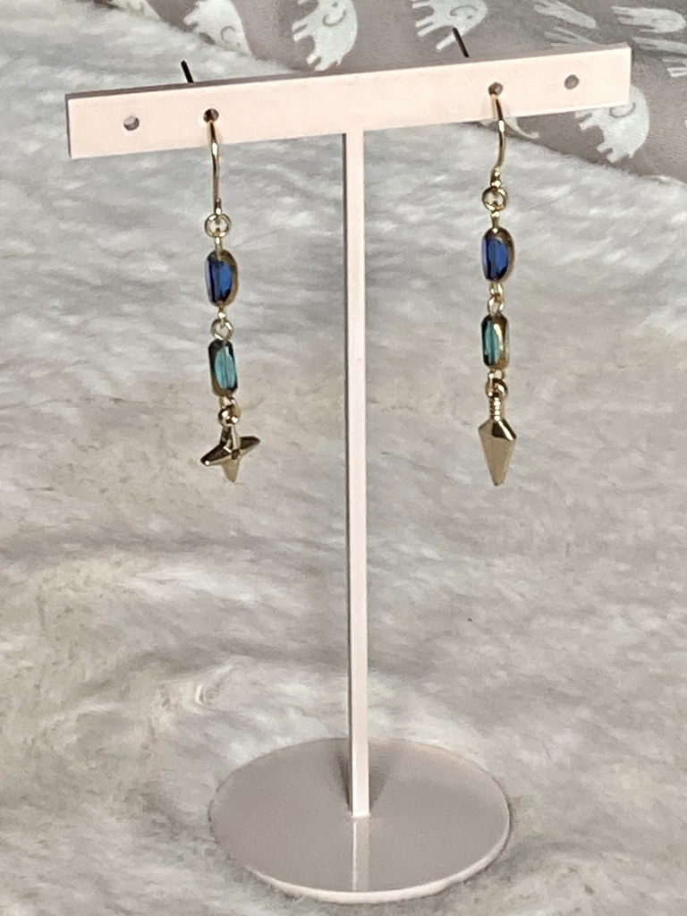 ブルービーズの手裏剣クナイピアス