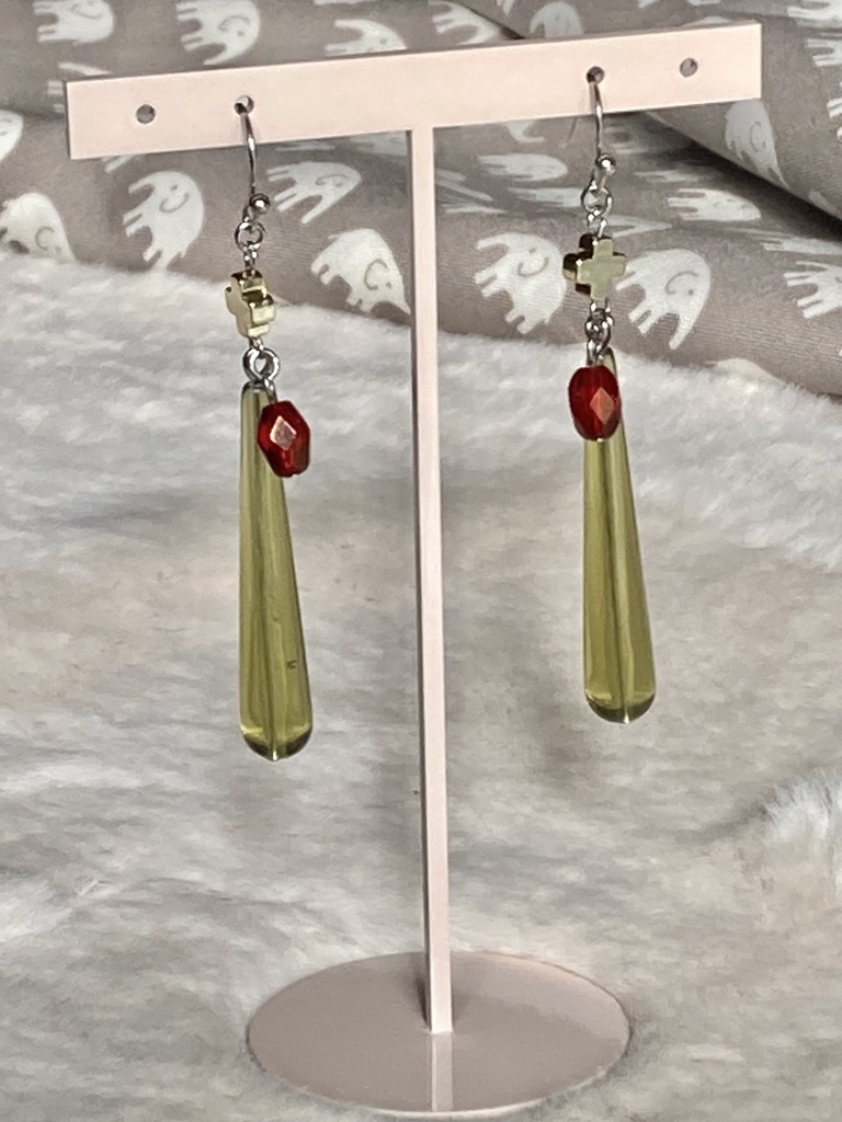 忍びグリーンな長いピアス
