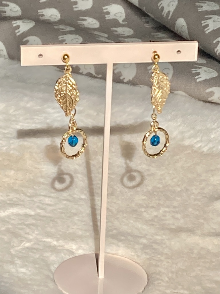 金色木の葉のピアス