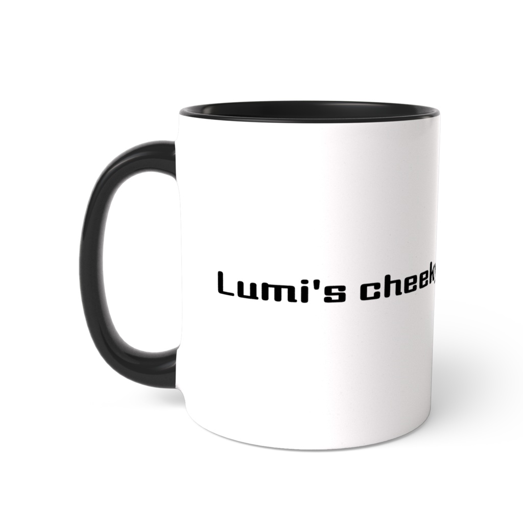 何かを企んでるルミちゃん Lumi's cheeky face