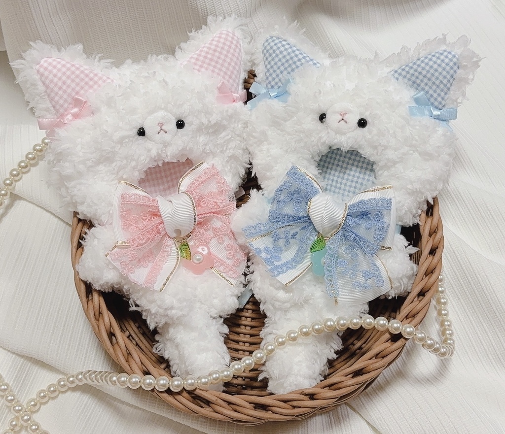 レースリボンの双子ねこちゃん