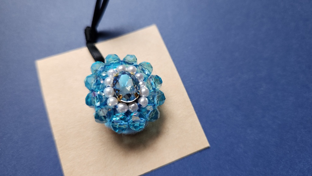 学年カラー別ブローチ(小)