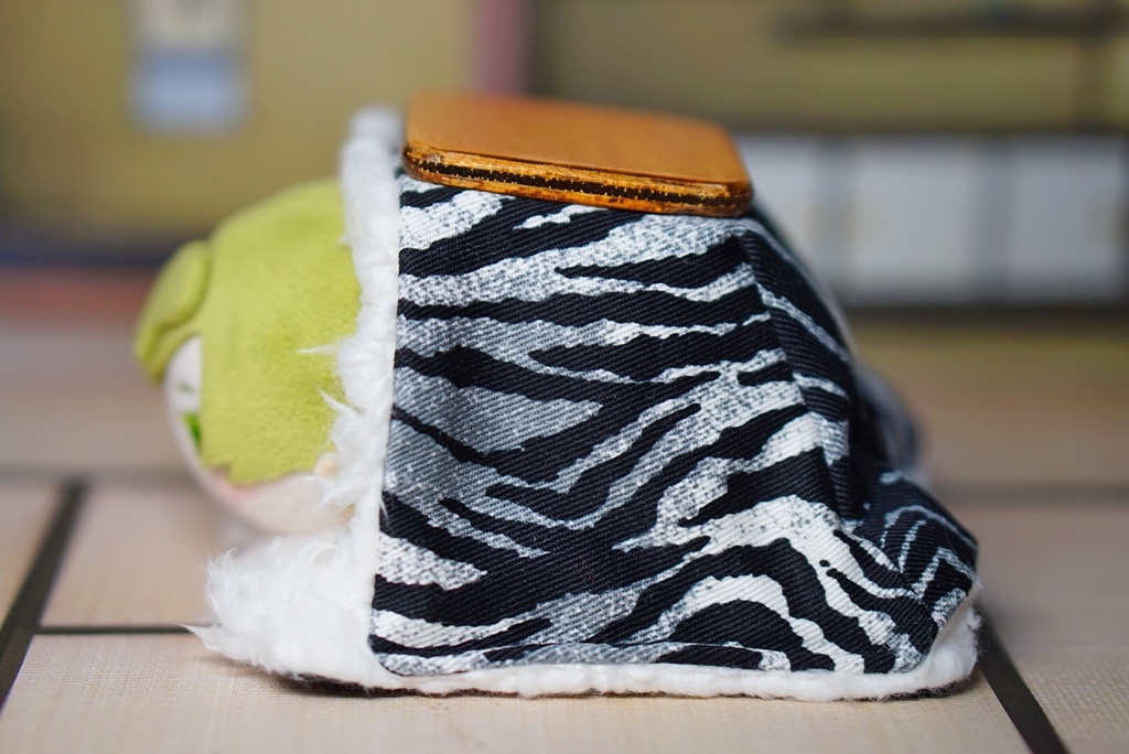 おひとりさまこたつ(あにまる柄)