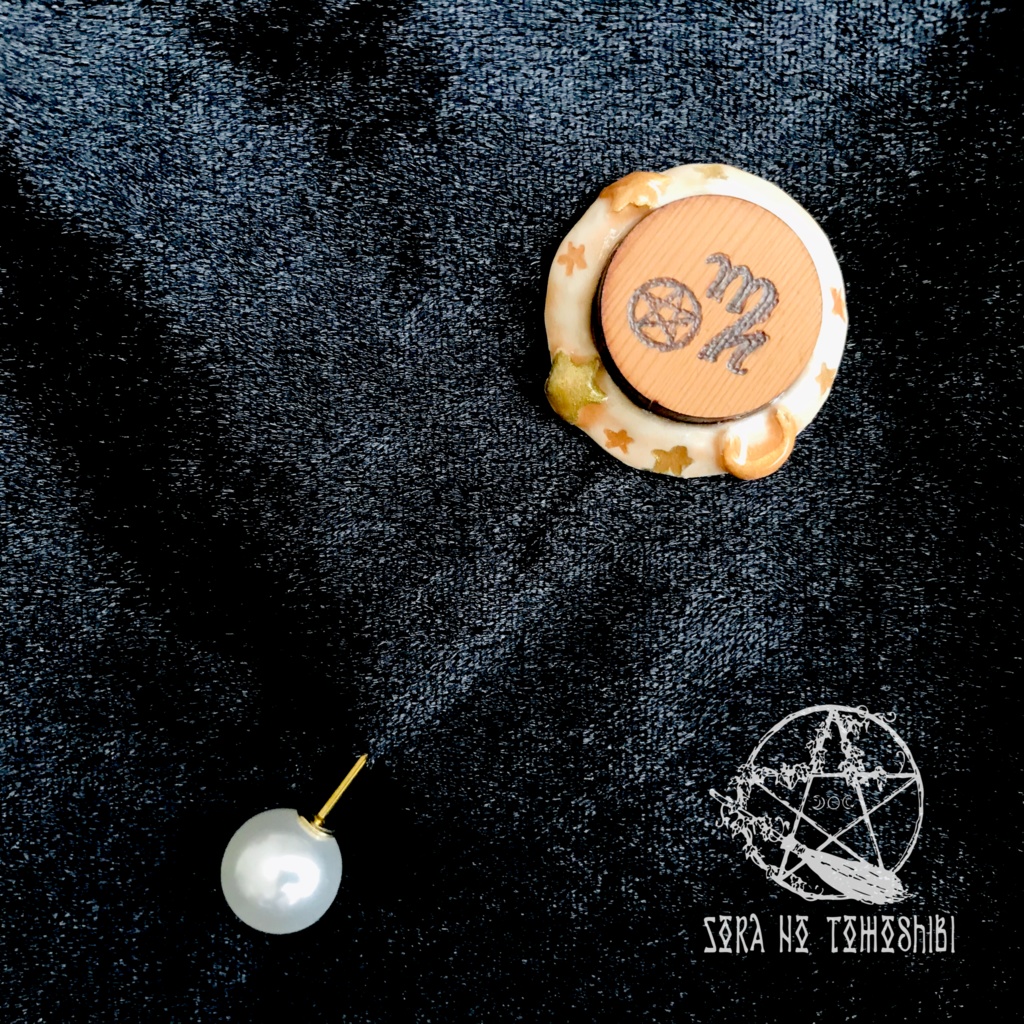 魔女の文字テバンのピンブローチ【Z:保護】