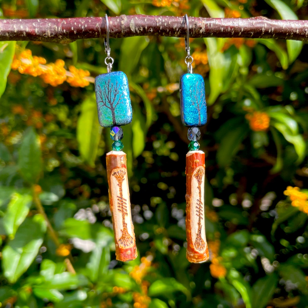 オガム文字の耳飾り 〜移行と変容を支えるニワトコ〜