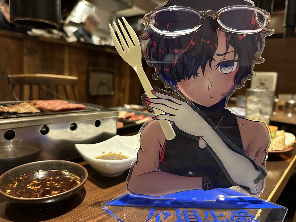 「義手が外せる」超特大マグネットアクスタ