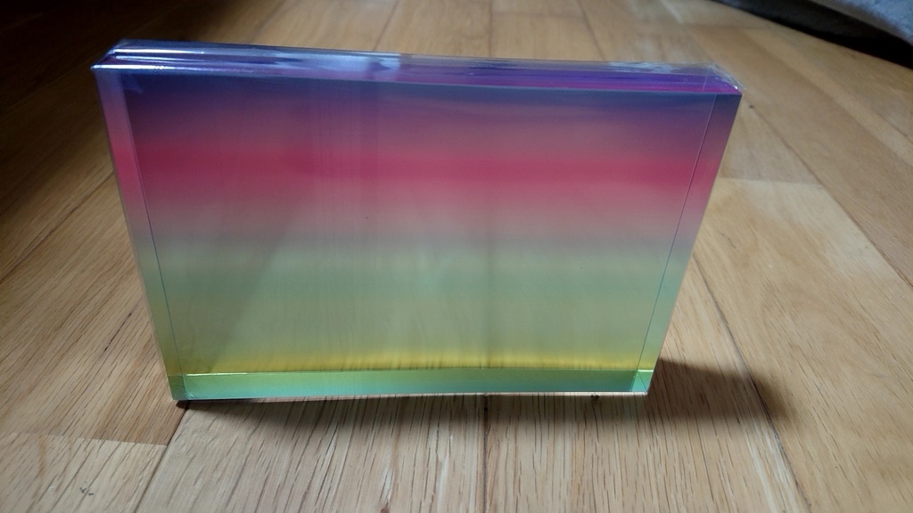 虹色アクリルブロック