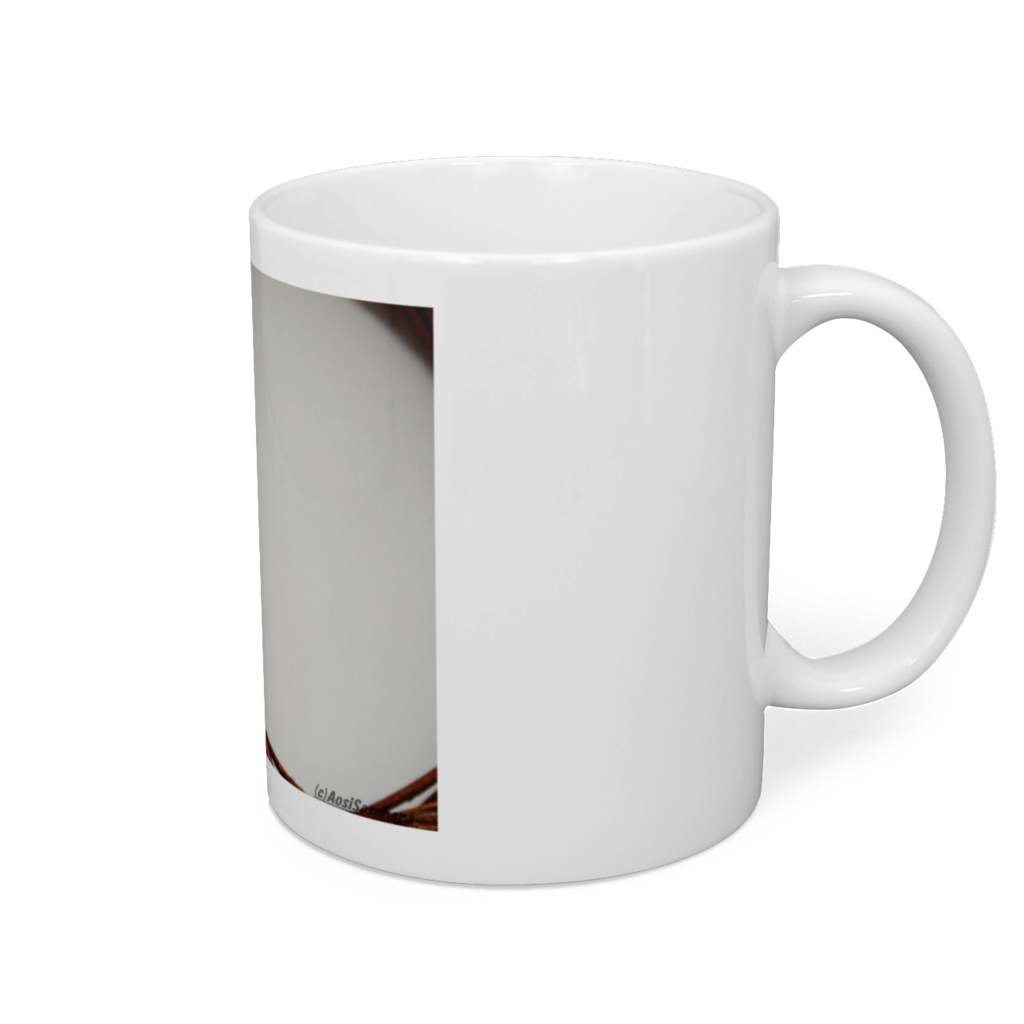 秋を眺め入るマグカップ