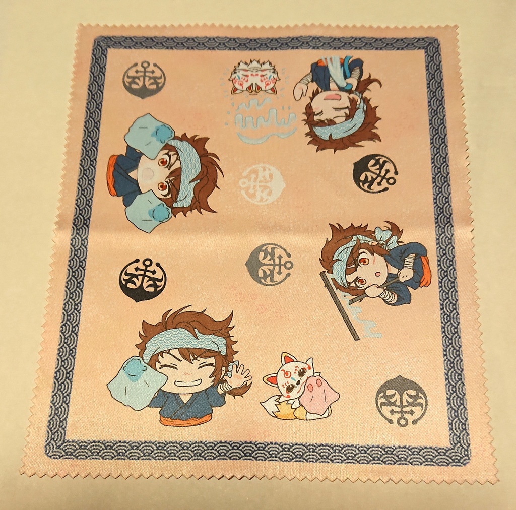 本日の内番は眼鏡ふきです