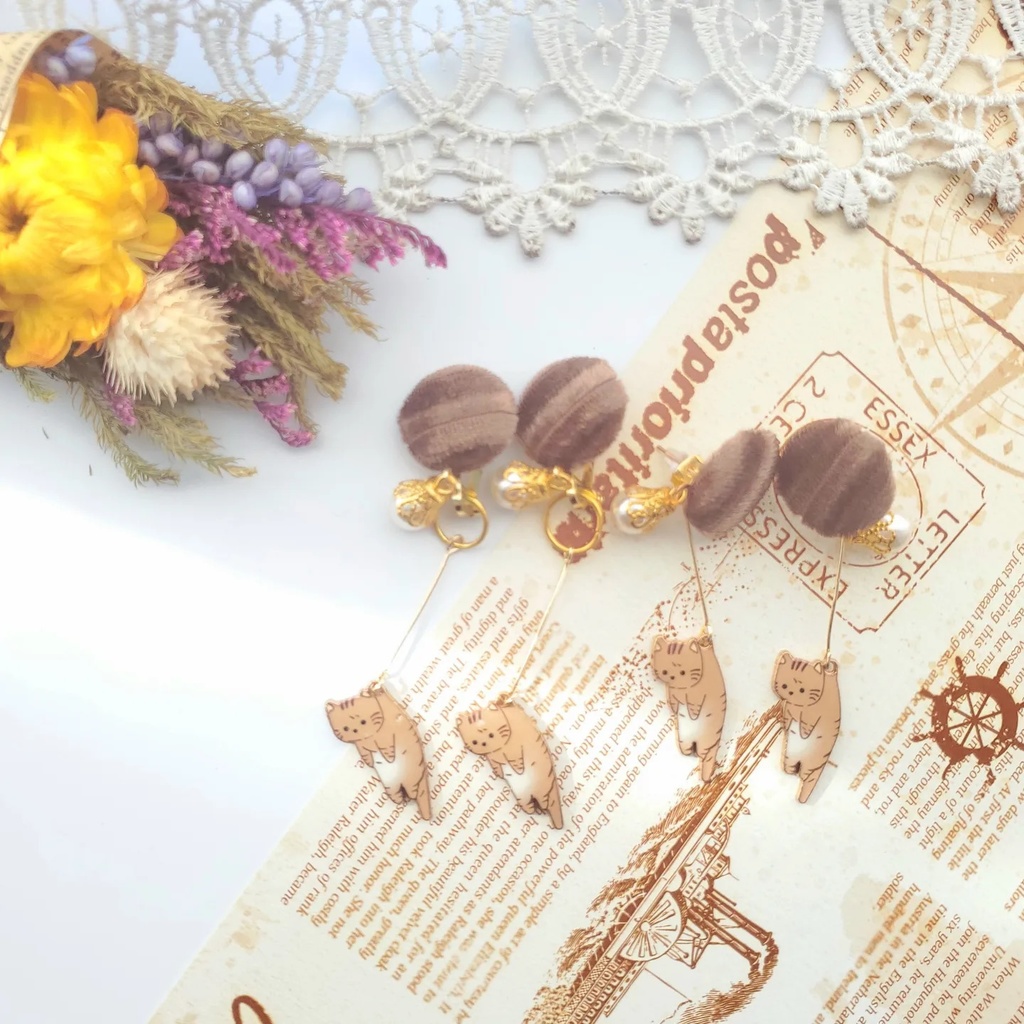 ブラブラ猫ちゃんピアス イヤリング