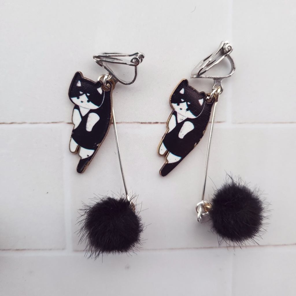ブラブラ猫ちゃんピアス イヤリングB級品