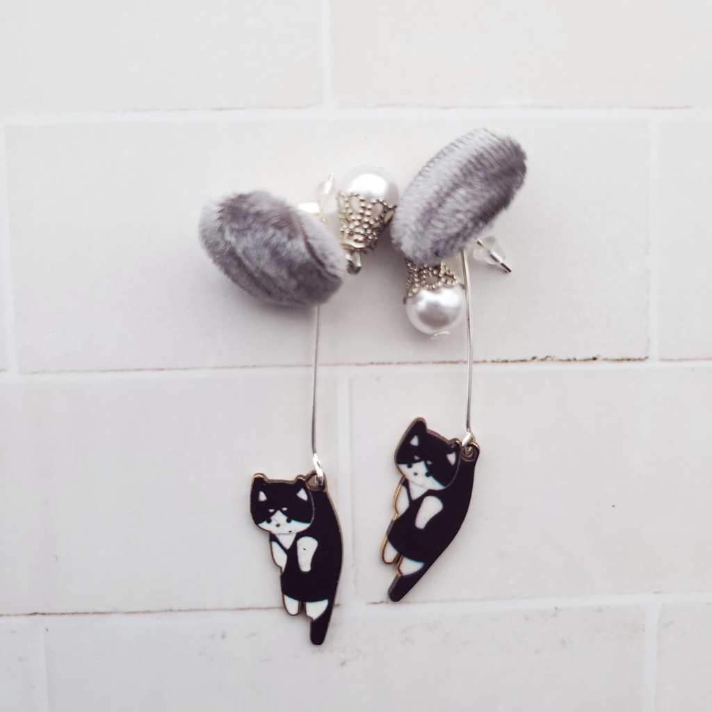 ブラブラ猫ちゃんピアス イヤリングB級品
