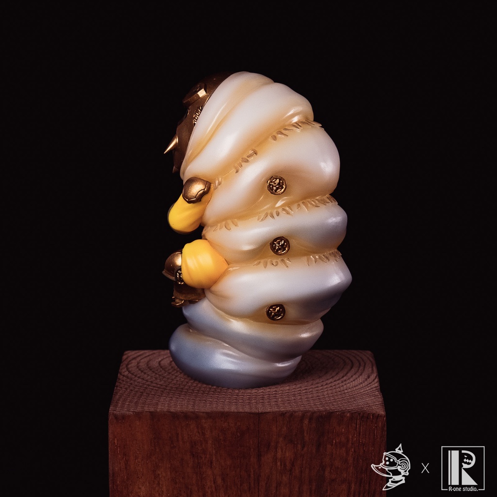 【Howard Hsu x R-one studio】姬兜虫 -蛹&幼虫-