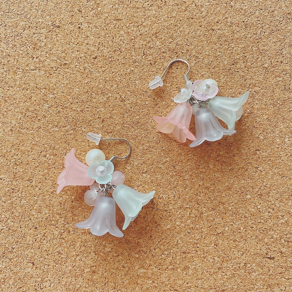 花束のピアス