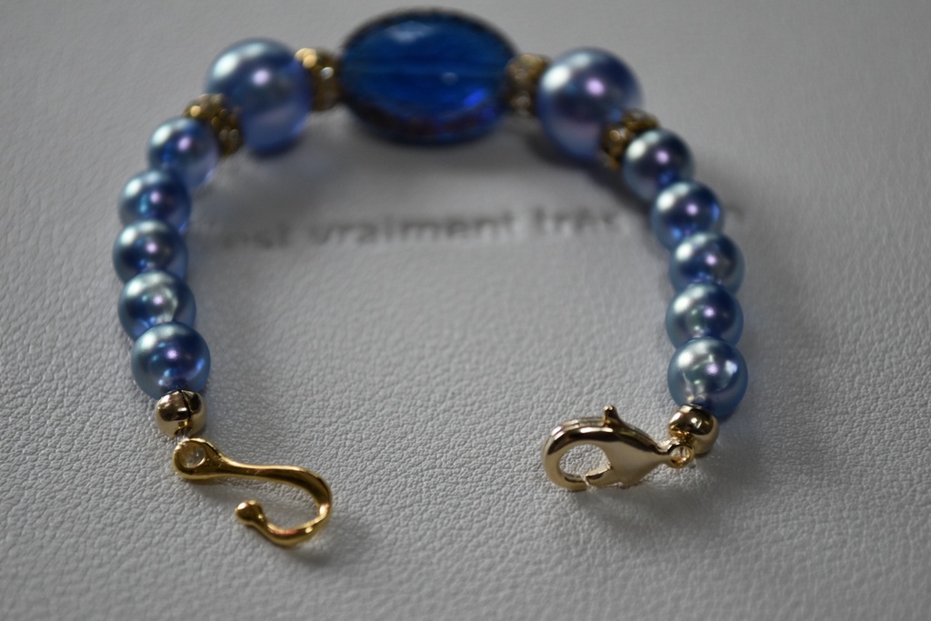 青いビーズのマスク留め(2Way)