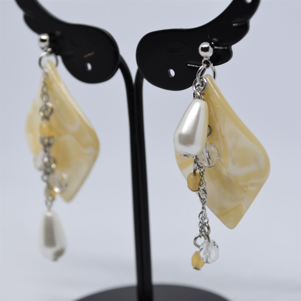 バニラミルク ピアス/イヤリング【レトロ喫茶シリヰズ】