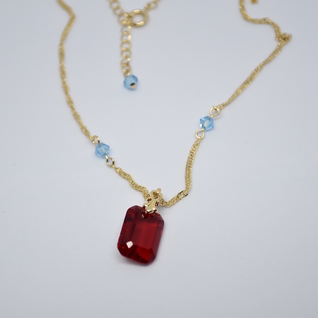 【再販不可】緋色のクリスタルのペンダント【イメージアクセサリー】