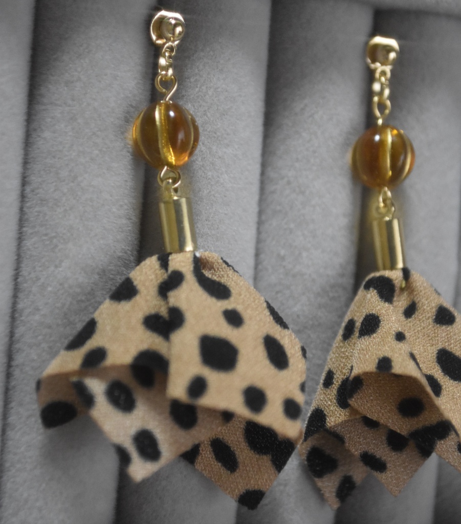 レオパード柄 ファブリックタッセルのピアス/イヤリング