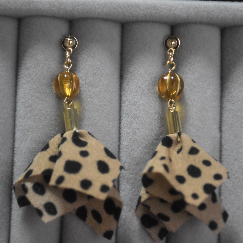 レオパード柄 ファブリックタッセルのピアス/イヤリング