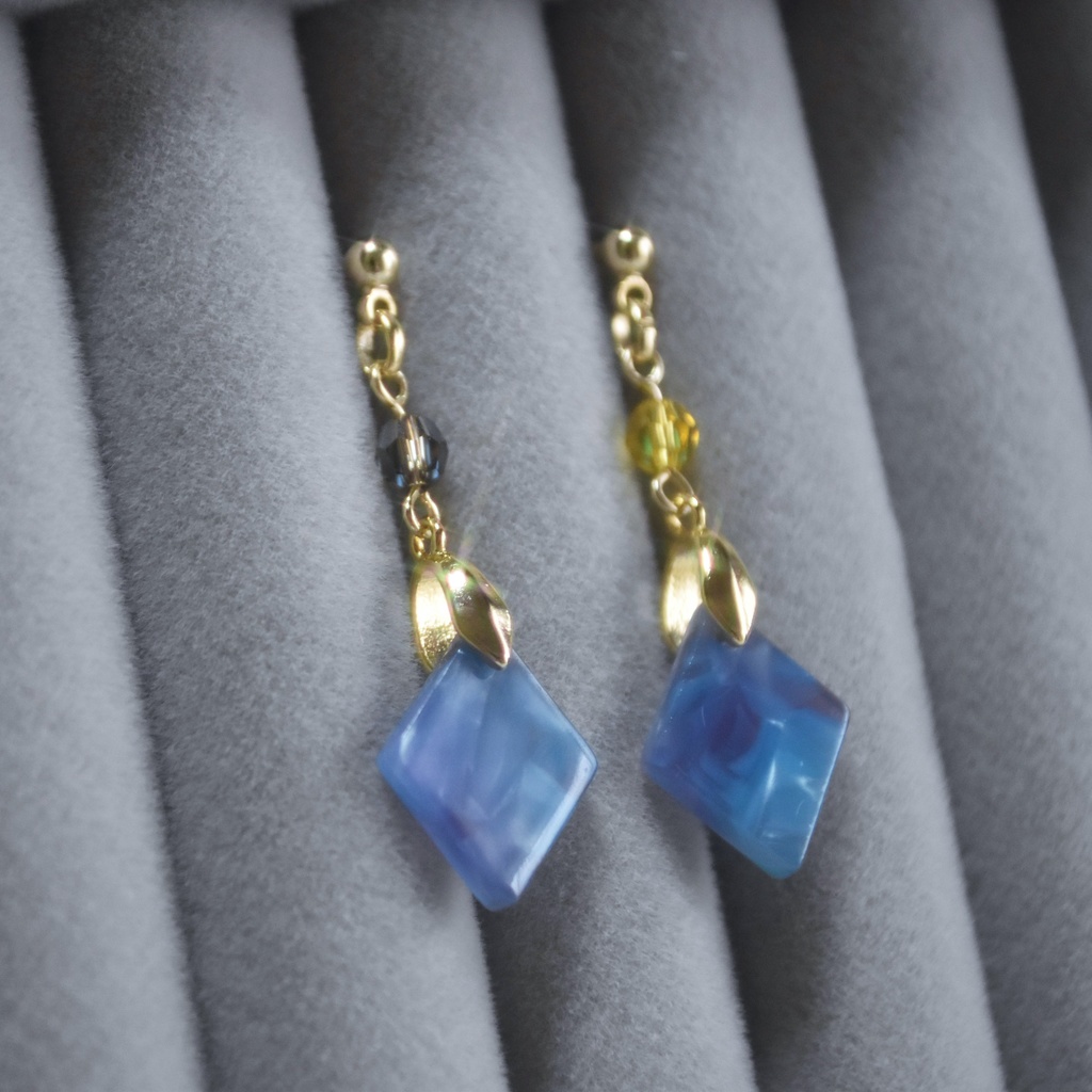 浅瀬色のピアス/イヤリング【twstイメージアクセサリー】