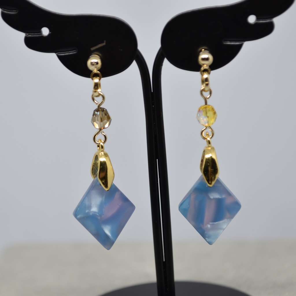 浅瀬色のピアス/イヤリング【twstイメージアクセサリー】