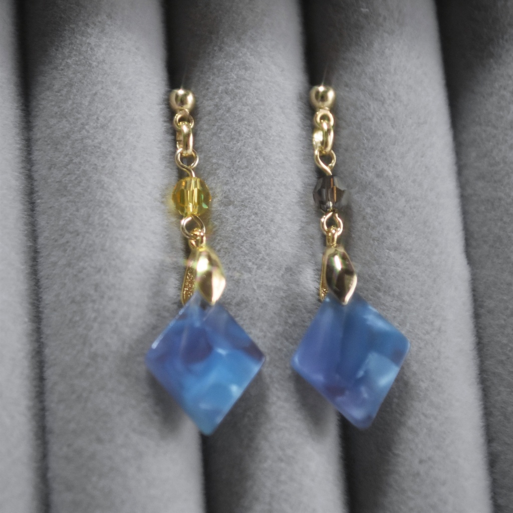 浅瀬色のピアス/イヤリング【twstイメージアクセサリー】