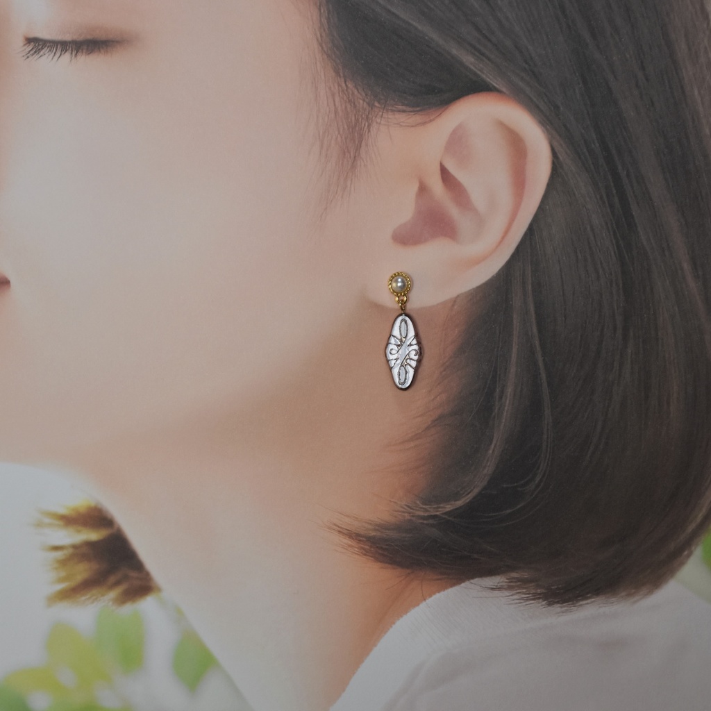 アラベスクラインのピアス・イヤリング(アメジスト)