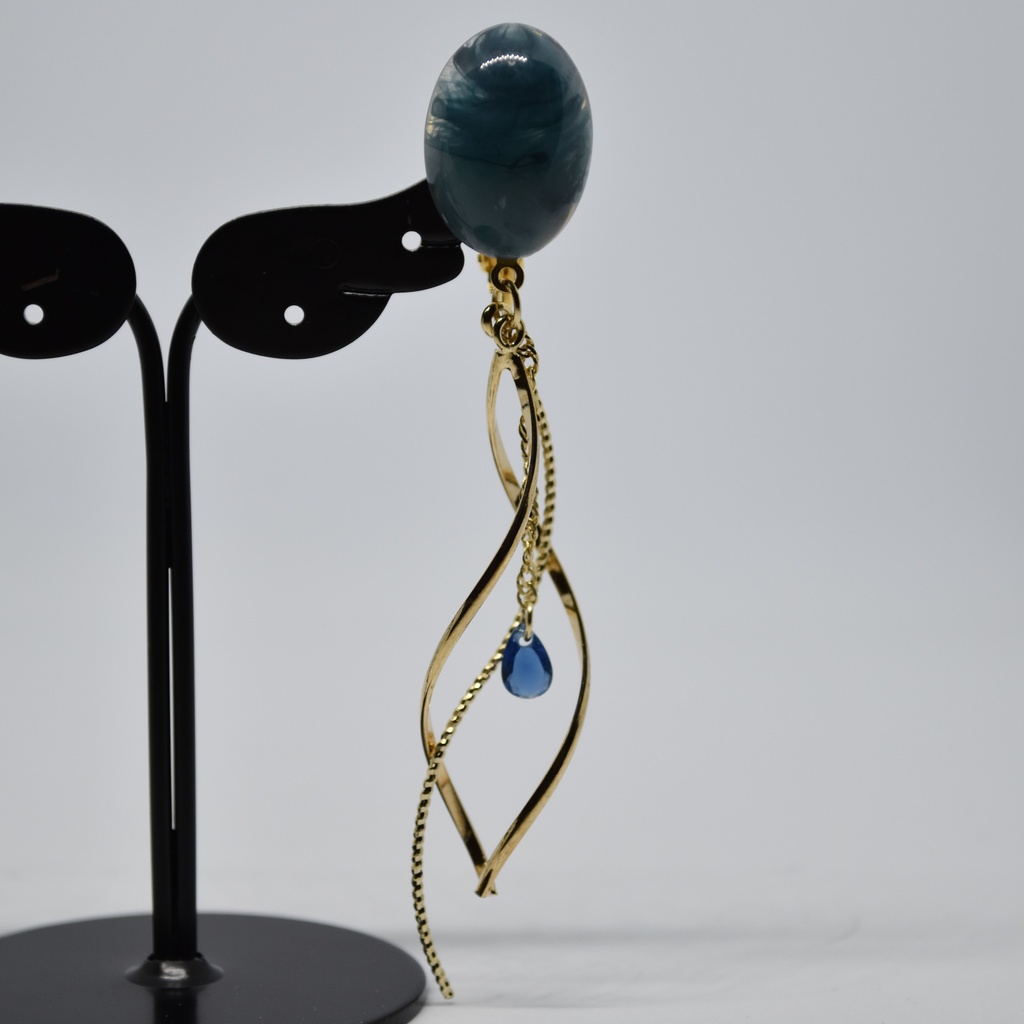 【受注生産】深海色の耳飾り