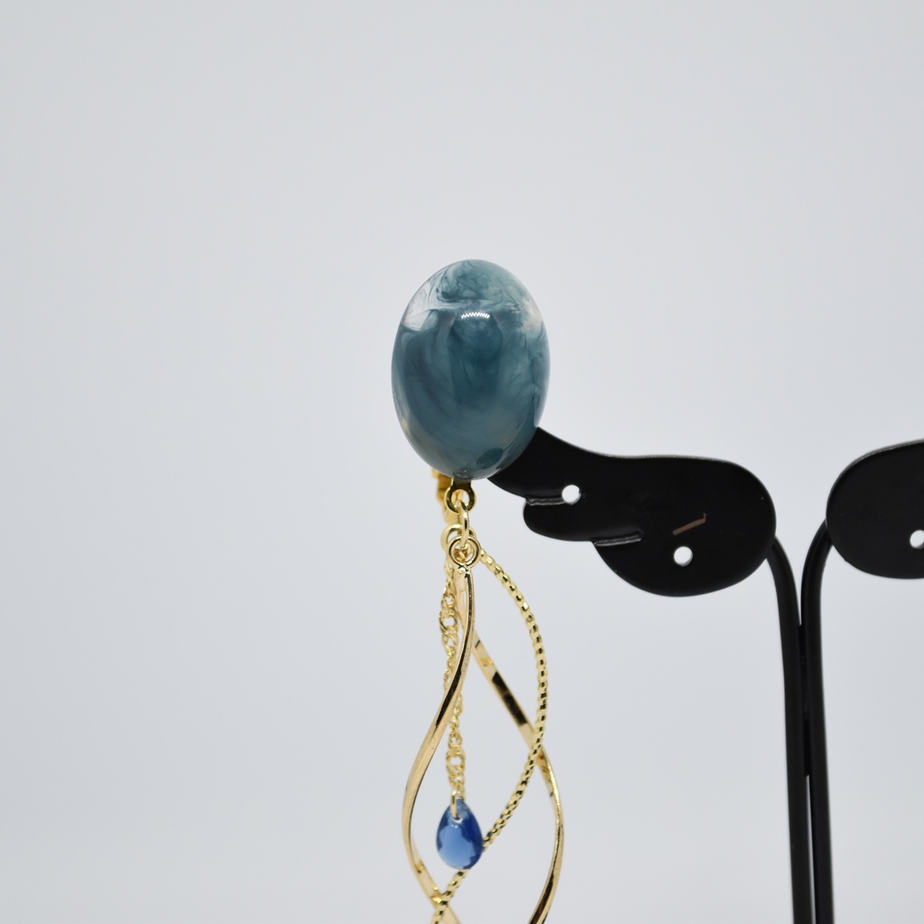 【受注生産】深海色の耳飾り