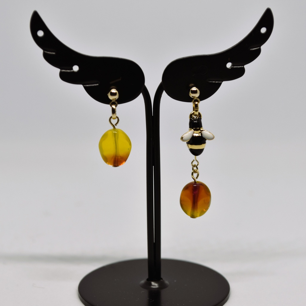 みつばちのピアス/イヤリング