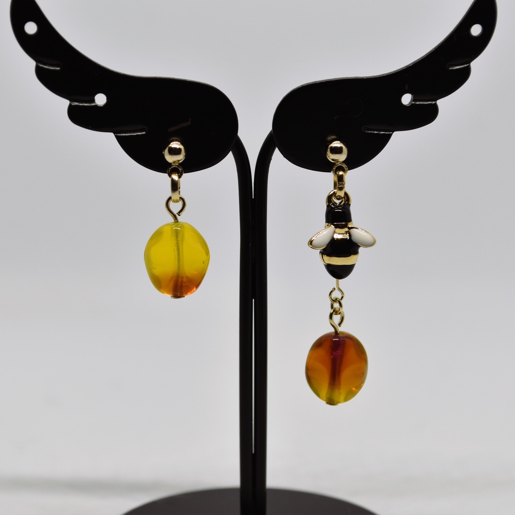 みつばちのピアス/イヤリング