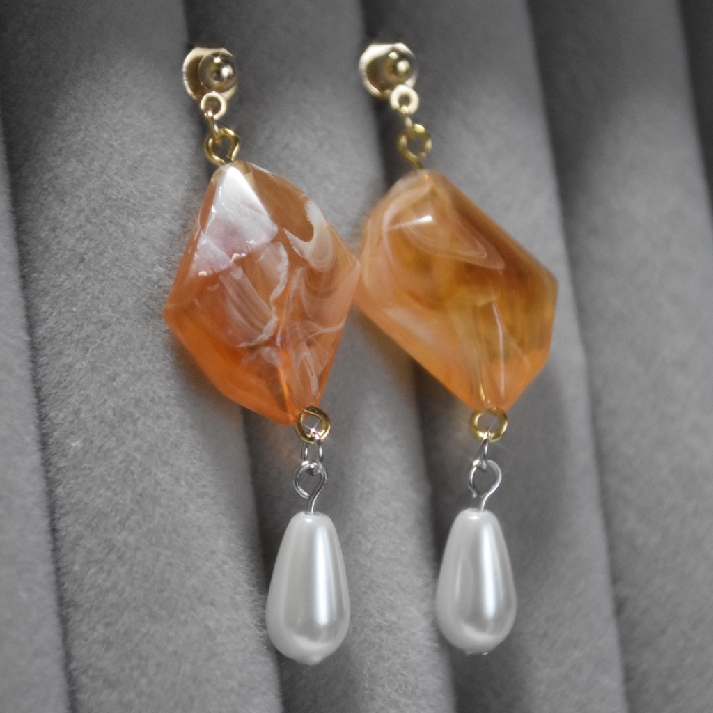 ミルクティーのピアス/イヤリング【レトロ喫茶シリヰズ】