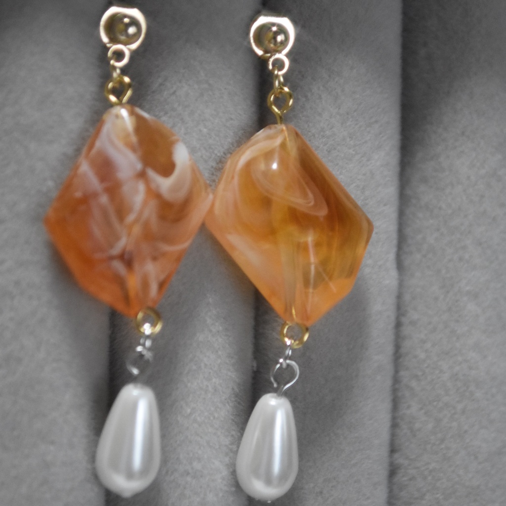 ミルクティーのピアス/イヤリング【レトロ喫茶シリヰズ】