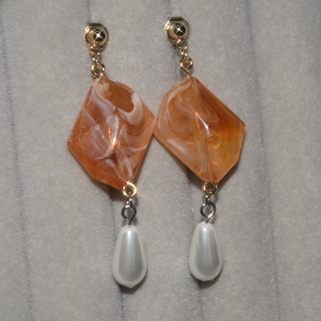 ミルクティーのピアス/イヤリング【レトロ喫茶シリヰズ】