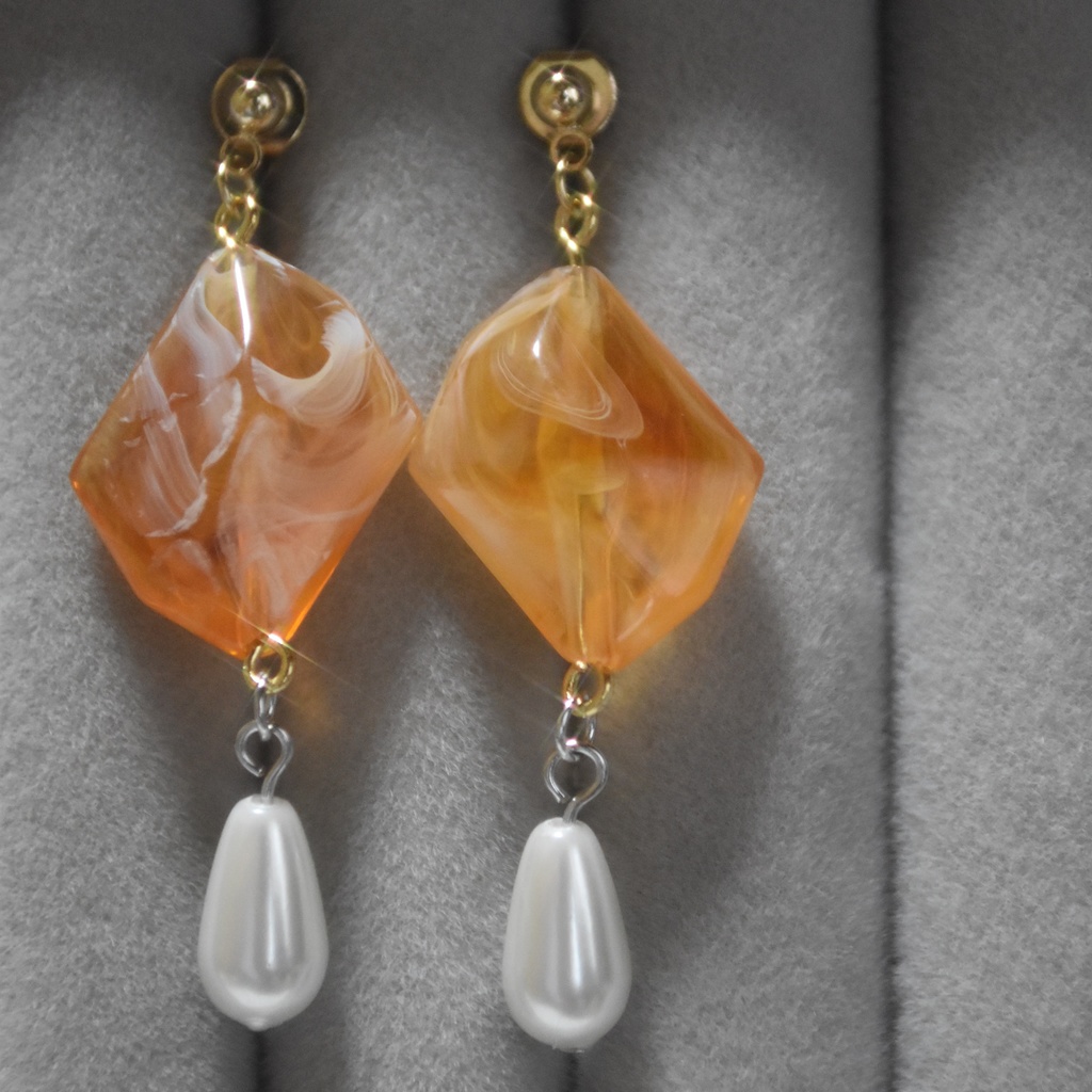 ミルクティーのピアス/イヤリング【レトロ喫茶シリヰズ】