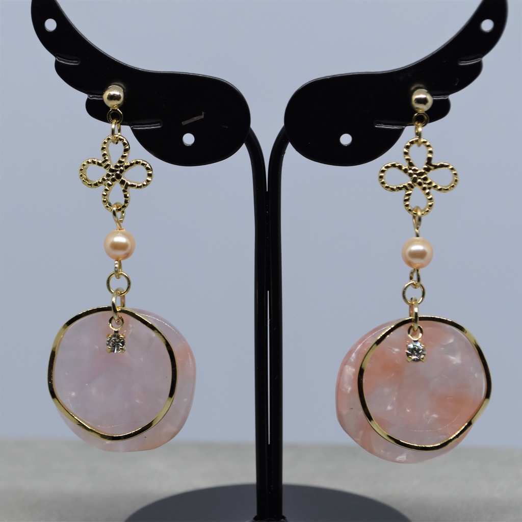 はなびらのピアス/イヤリング