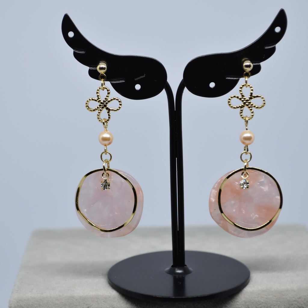 はなびらのピアス/イヤリング