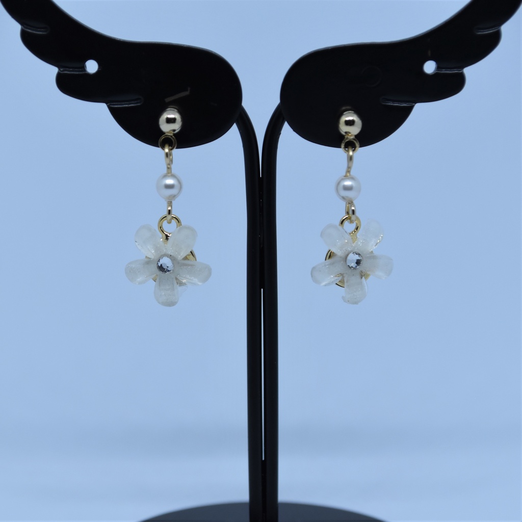 パールフラワーのピアス/イヤリング