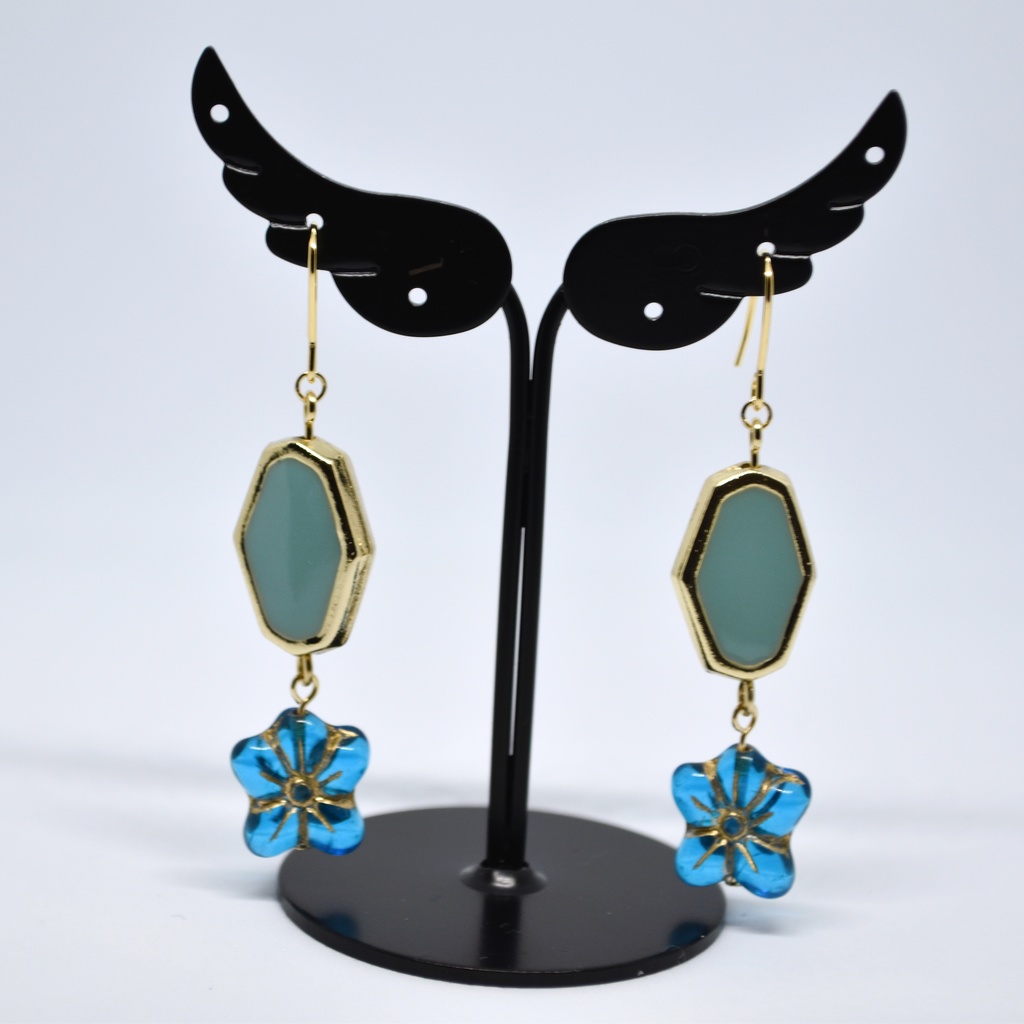 すみれの耳飾り(ピアス/イヤリング)