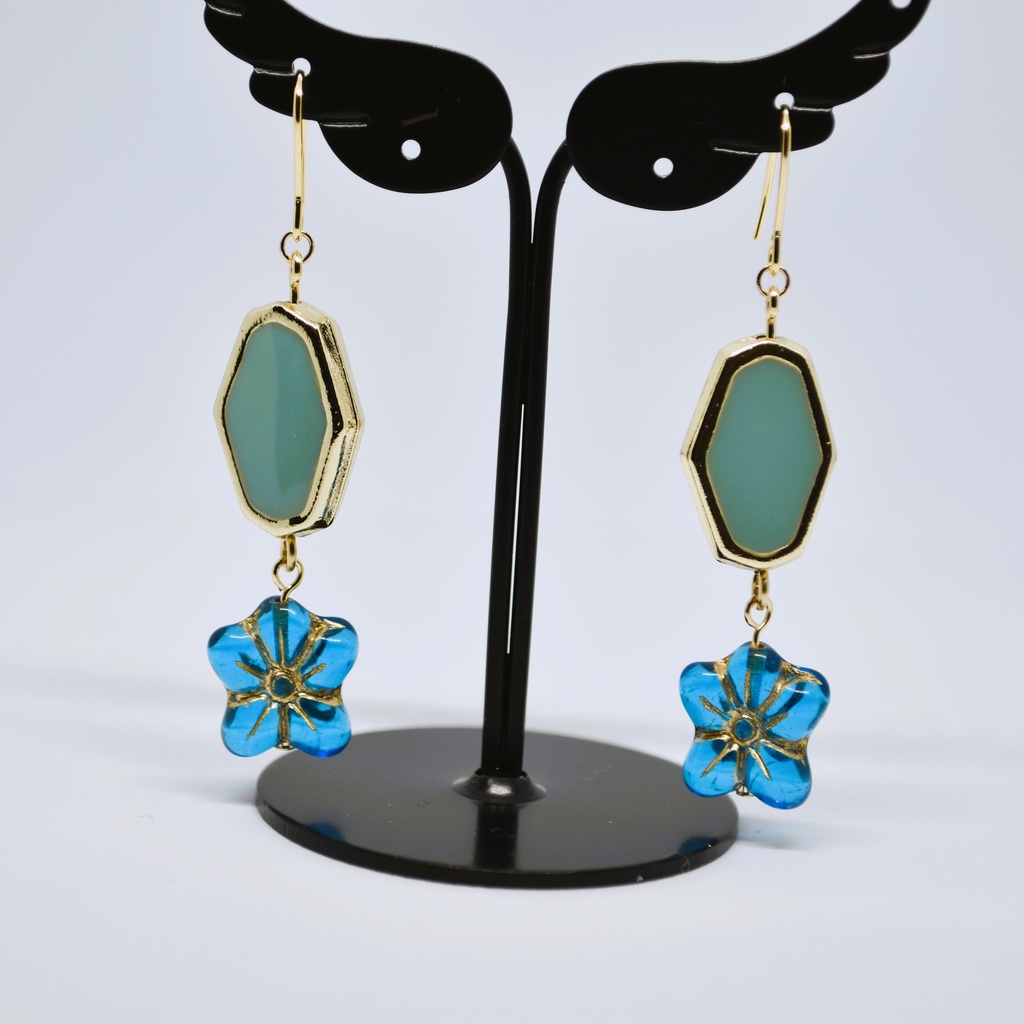 すみれの耳飾り(ピアス/イヤリング)