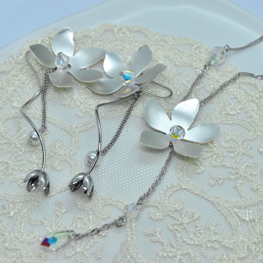 希望の花の耳飾り【イメージアクセサリー】