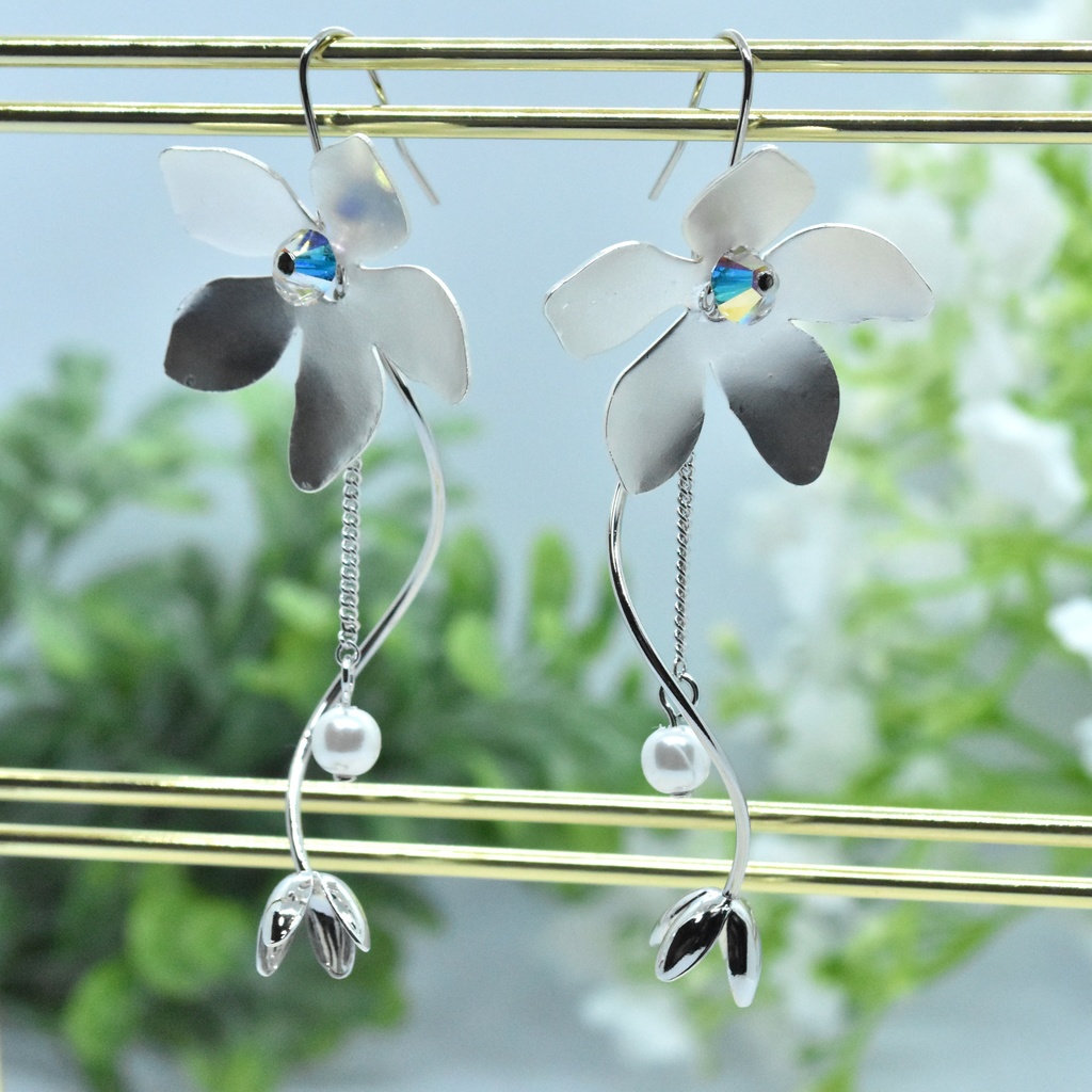 希望の花の耳飾り【イメージアクセサリー】